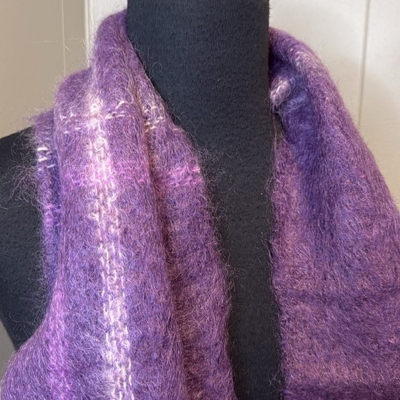 Cusbendale Natural Textiles of Ireland Wool Scarf Fringe Plaid Outdoor Winter - Picture 2 of 6